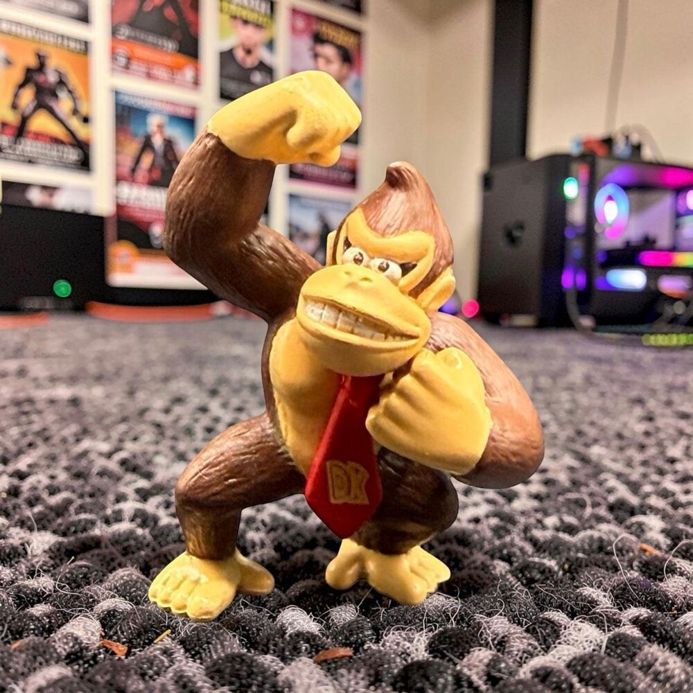 2008 Donkey Kong Action Figure DK Nintendo Super Mario Bros Figure 2.5" A62
